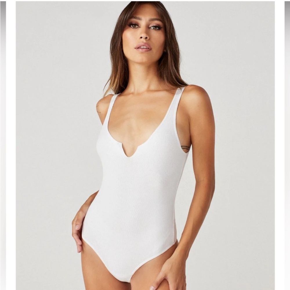 NWOT Clique Brittany white bodysuit // Size Small